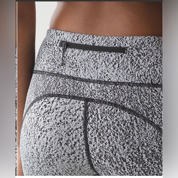 Lululemon Speed Tight V - Size 10 - Picture 15 of 16